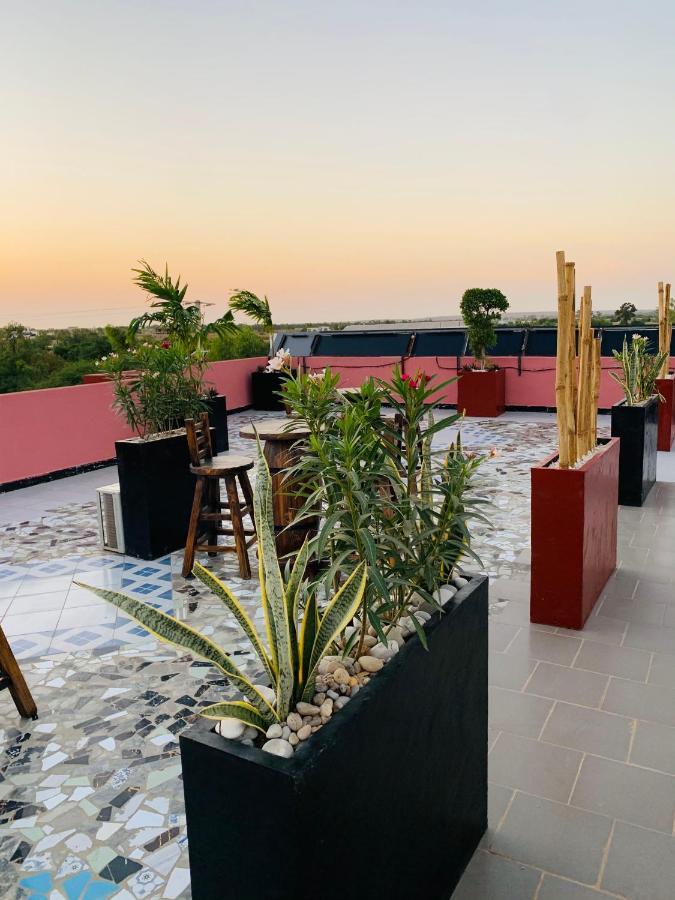 Le Diamant Noir Hotel Nguékokh Eksteriør billede